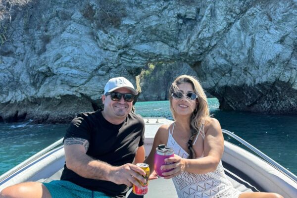 Private boat to Tortuga island tour from Pochote Beach or Santa teresa affordable package
